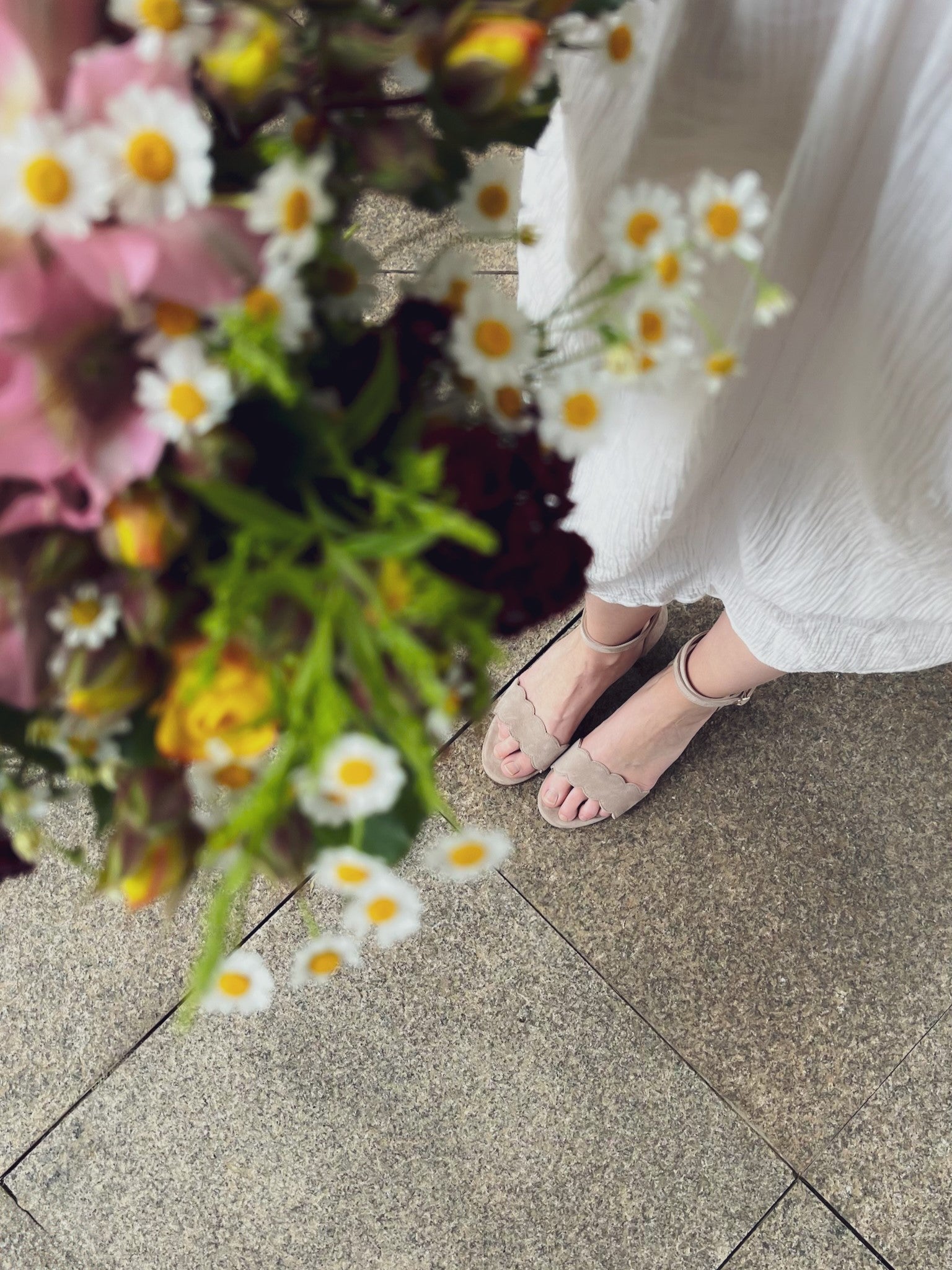 Eleganz in Übergröße: Kathis Shoes präsentiert hochwertige Brautschuhe für den Sommer 2024