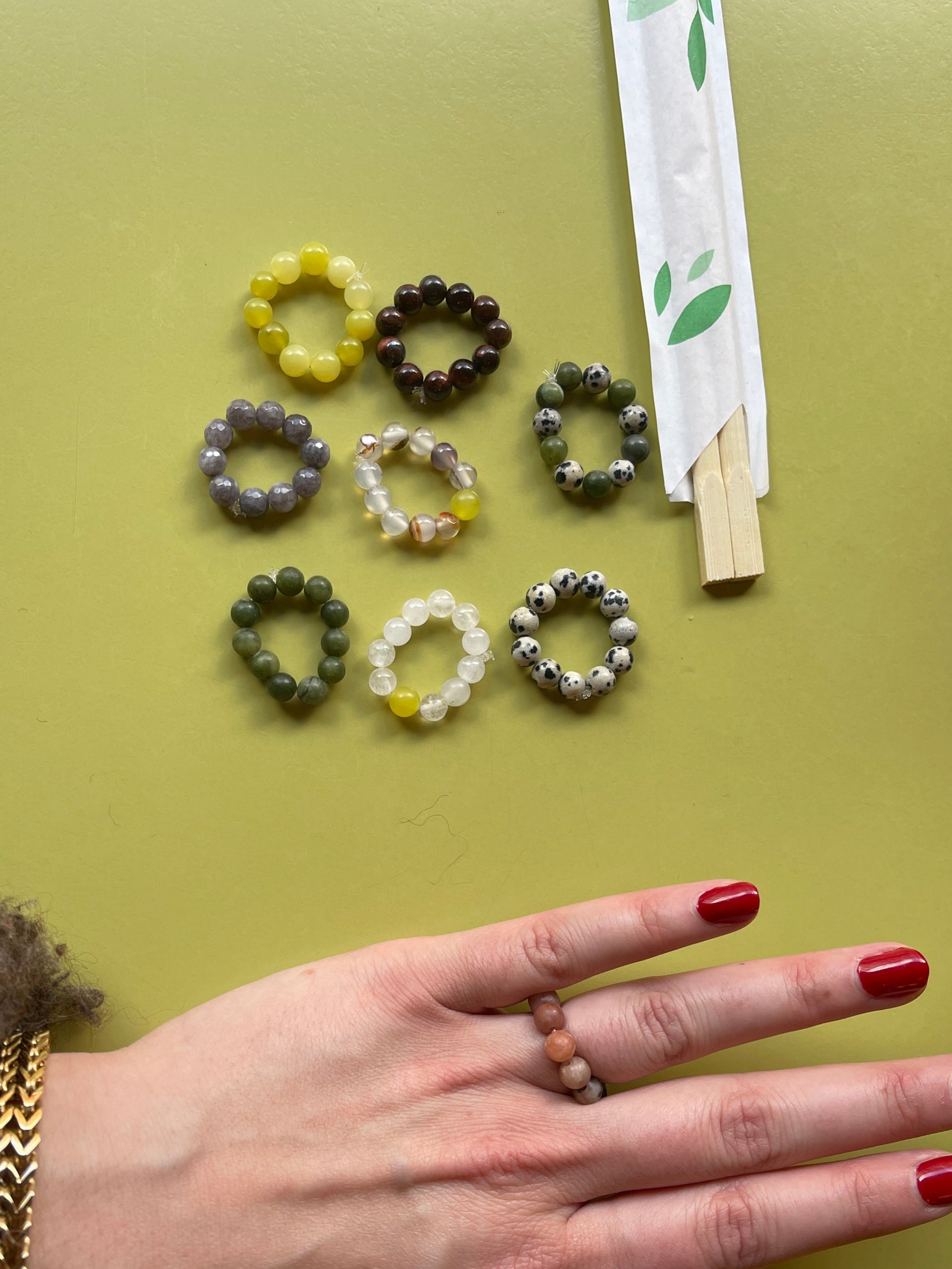 Perlenring I Edelstein Ring handgemachter Schmuck  I Modeschmuck I Valentingstag Geschenk Frau I Natürliche KristalleI Naturstein Ring rosa energetischer Chakraring