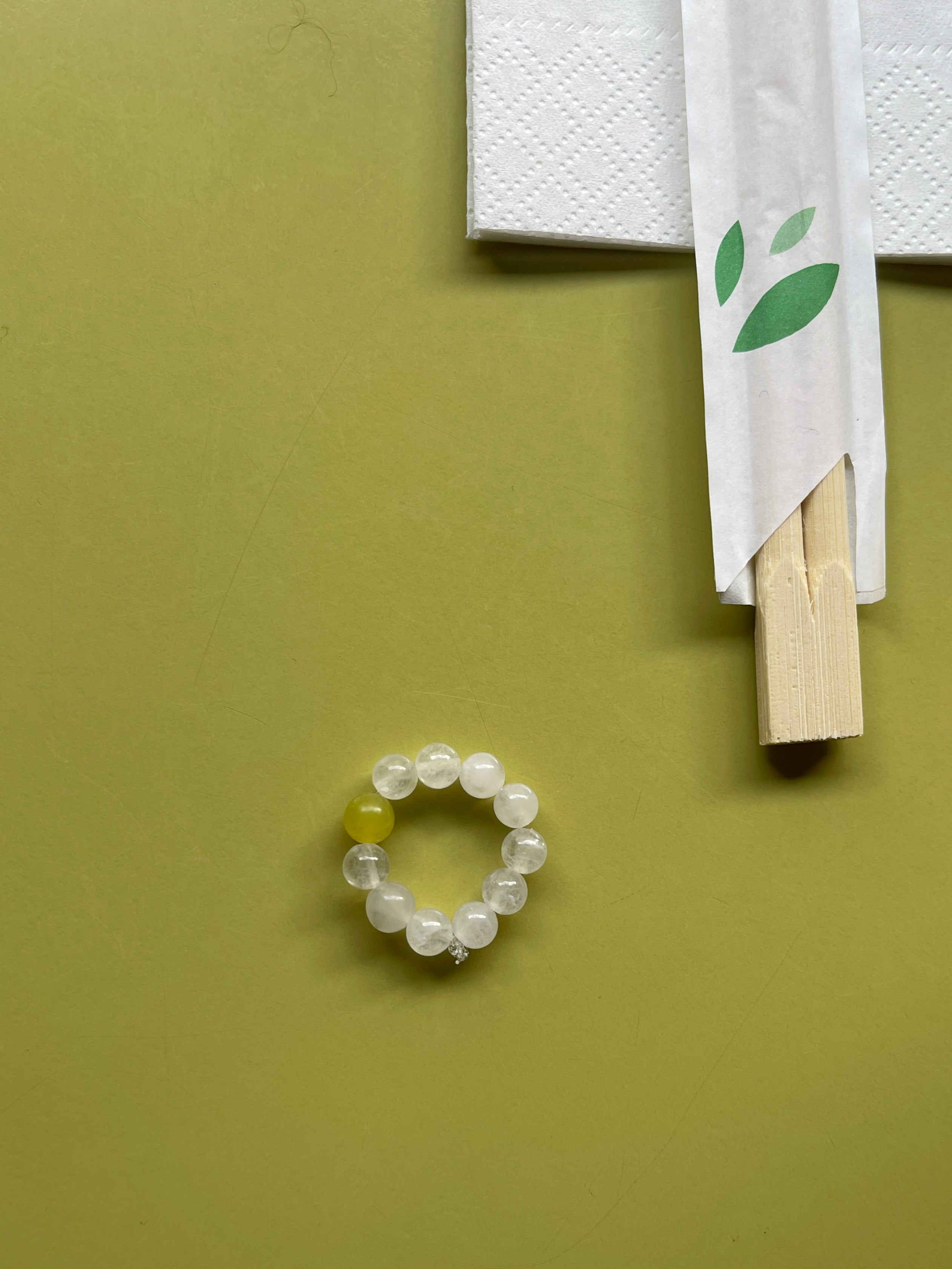 Perlenring aus Jade und Mondstein I Edelstein Ring handgemachter Schmuck  I Modeschmuck I Valentingstag Geschenk Frau I Natürliche KristalleI Naturstein Ring rosa energetischer Chakraring