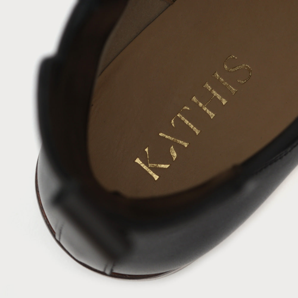 Innenfutter schwarzer Chelsea Boots in Übergrößen für Damen – elegantes Design von Kathis shoes. made in Italy