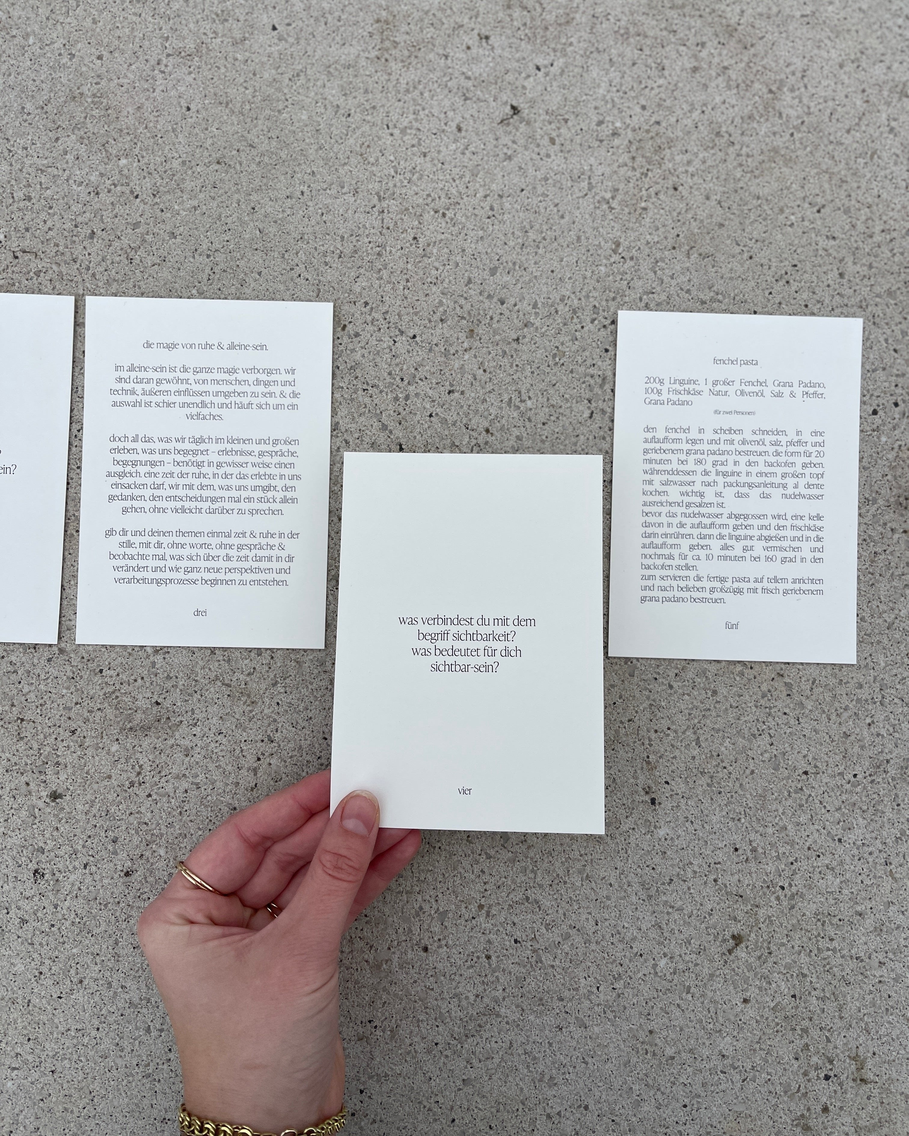 Merry Little Christmas Cards Achtsamer Adventskalender für Erwachsene – 24 Fragen und Gedanken für ein bewusstes und achtsames Leben, designed und gedruckt in Mainz
