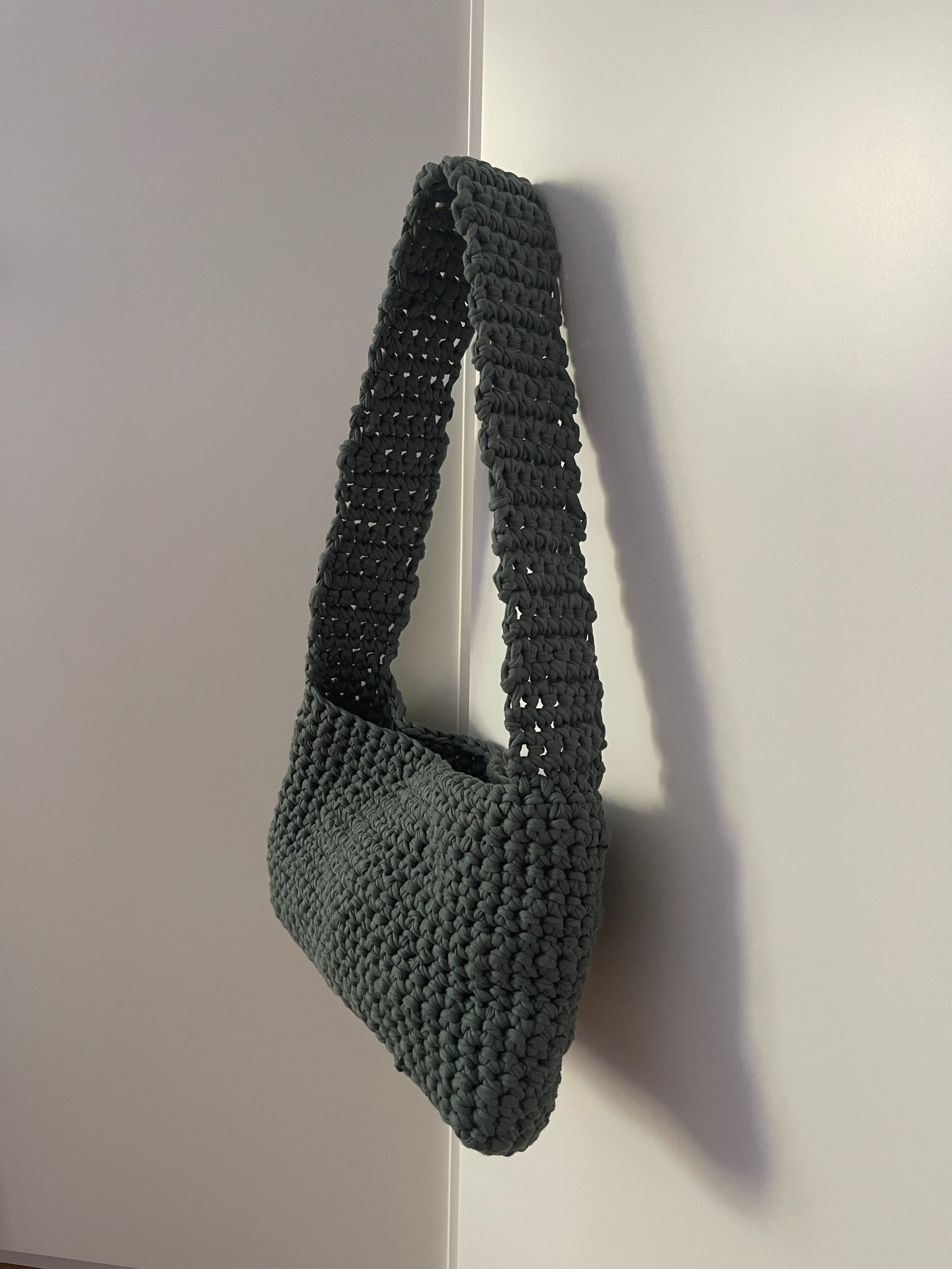Nachhaltige Häkeltasche in Mintgrün – handgemachte Crochet Bag aus robustem Garn
