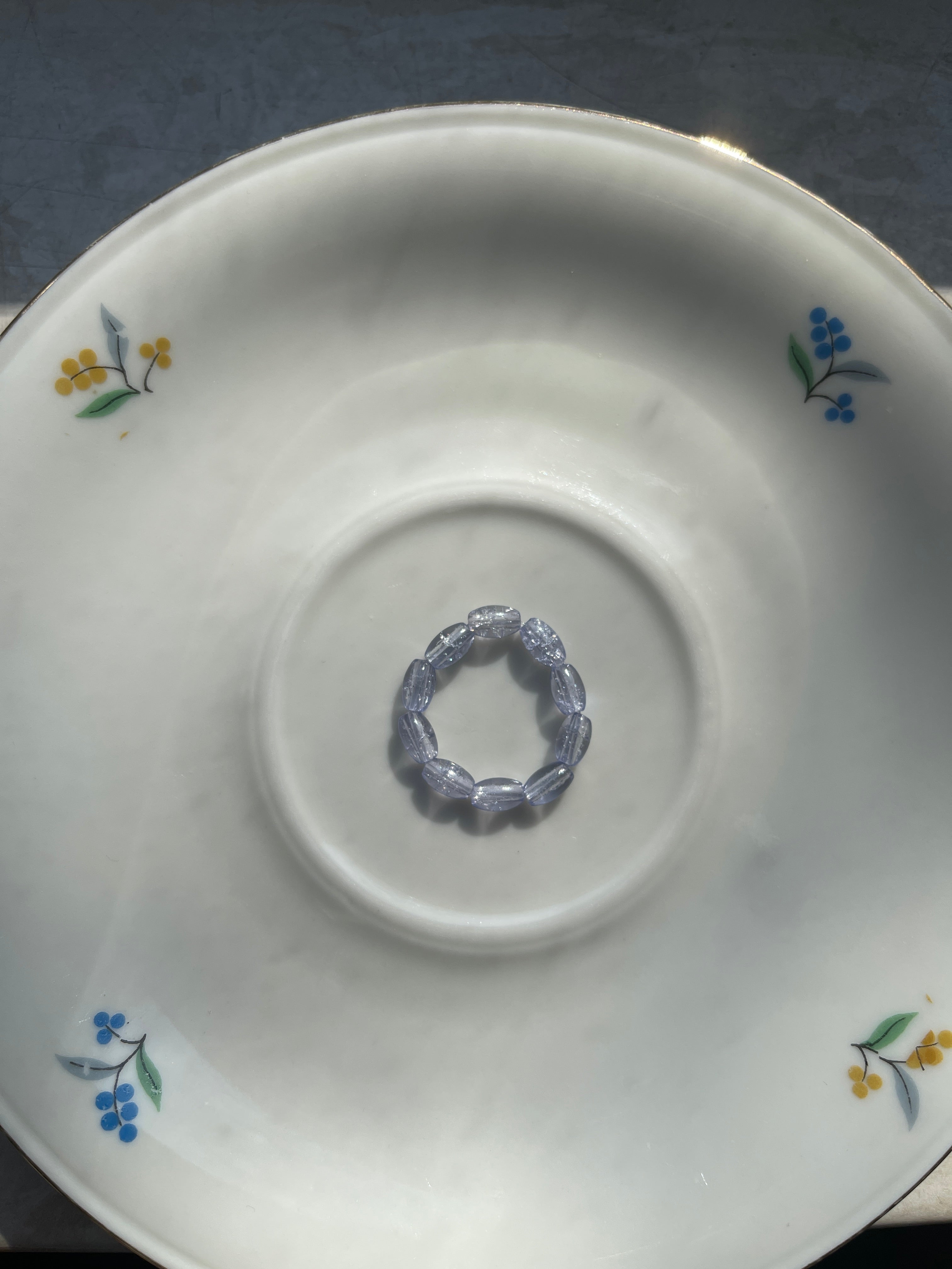 Perlenring blau lila 