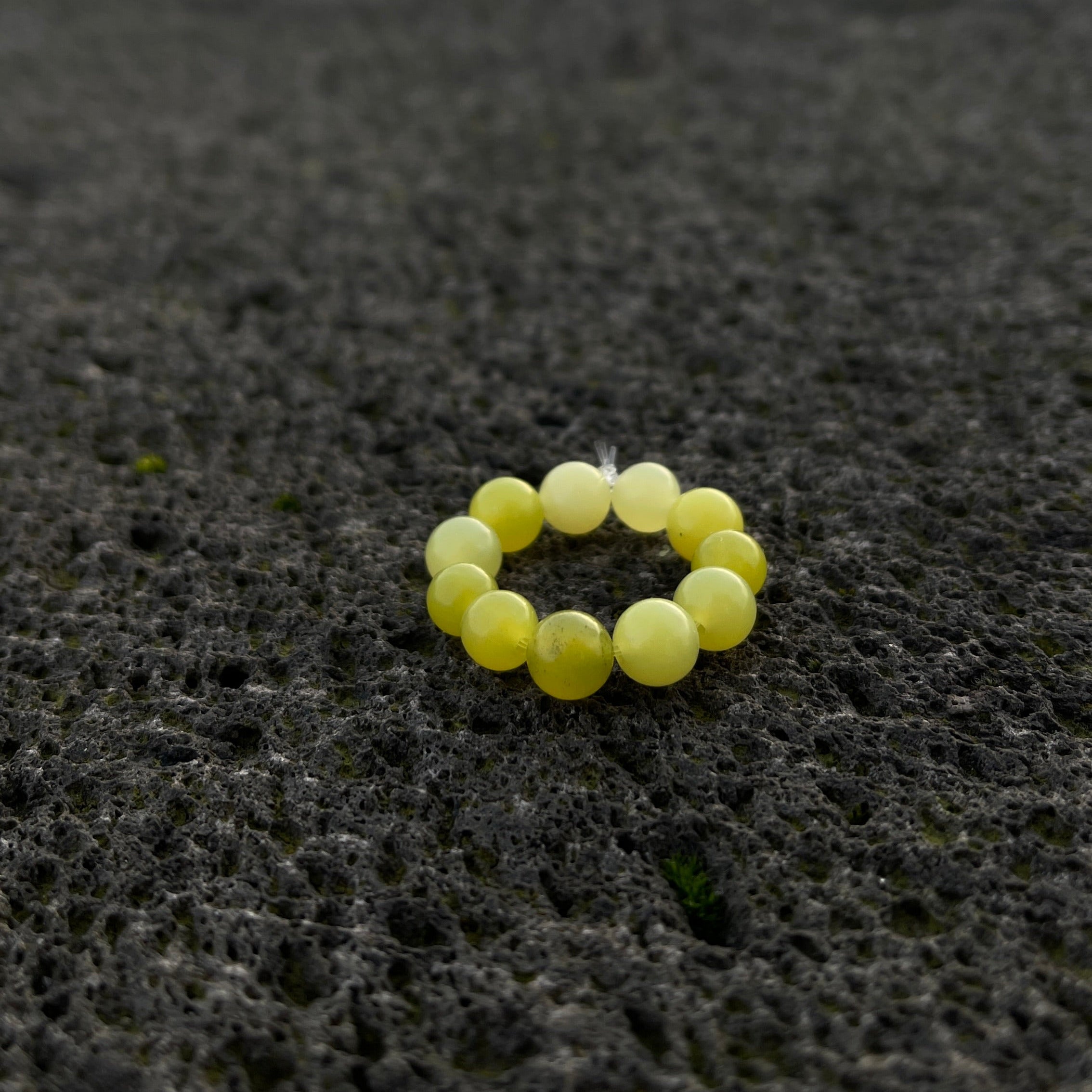 Perlenrings gelb aus Naturstein Edelstein