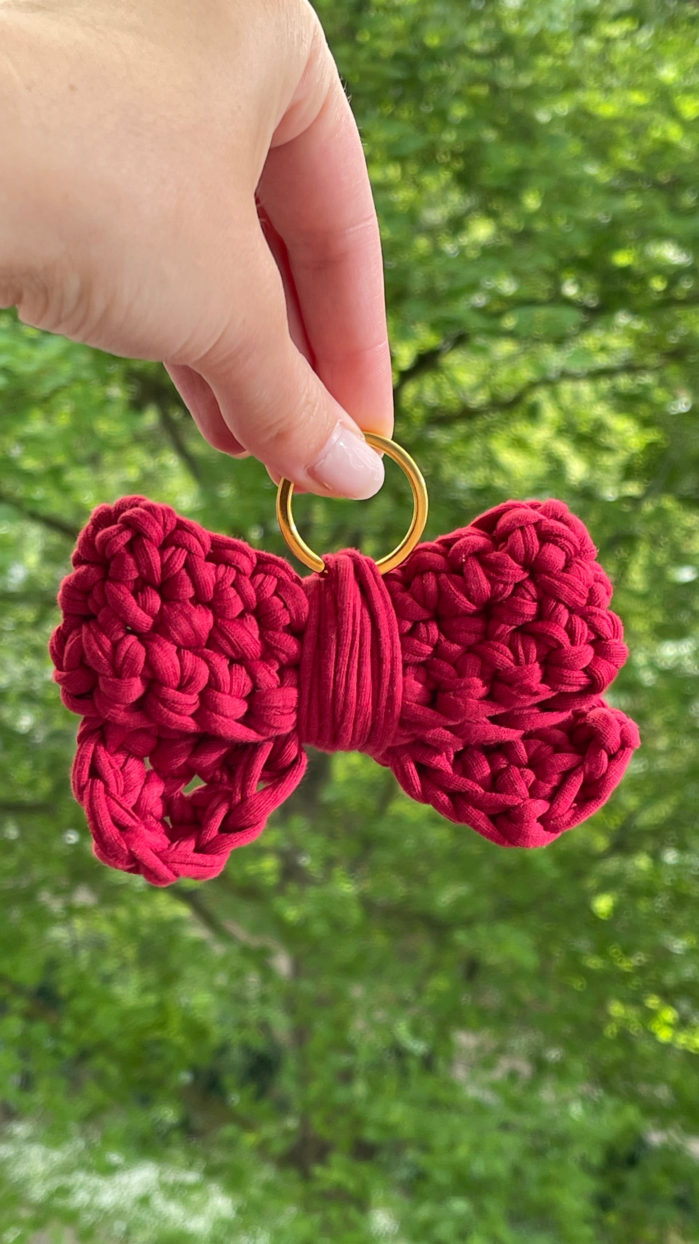 Handmade Schlüsselanhänger mit roter Stoff-Schleife