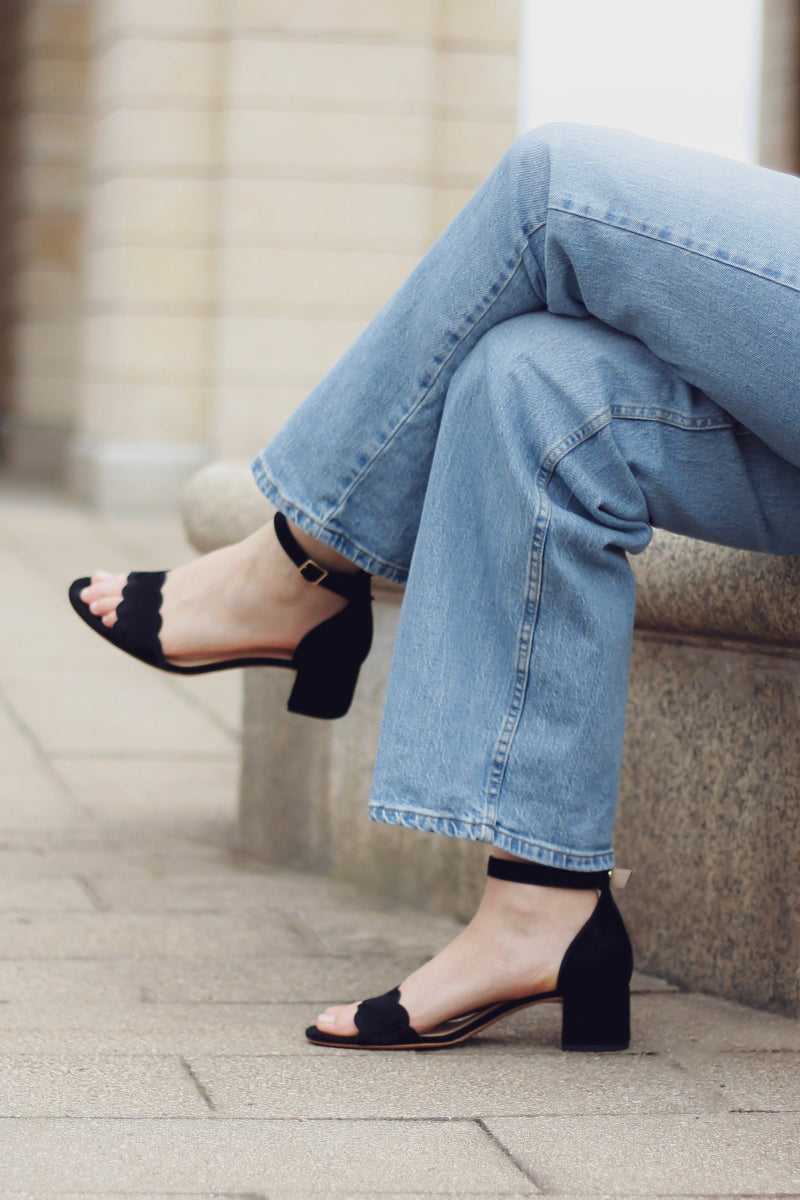 Tragebild der No.04 Sandalette in schwarz