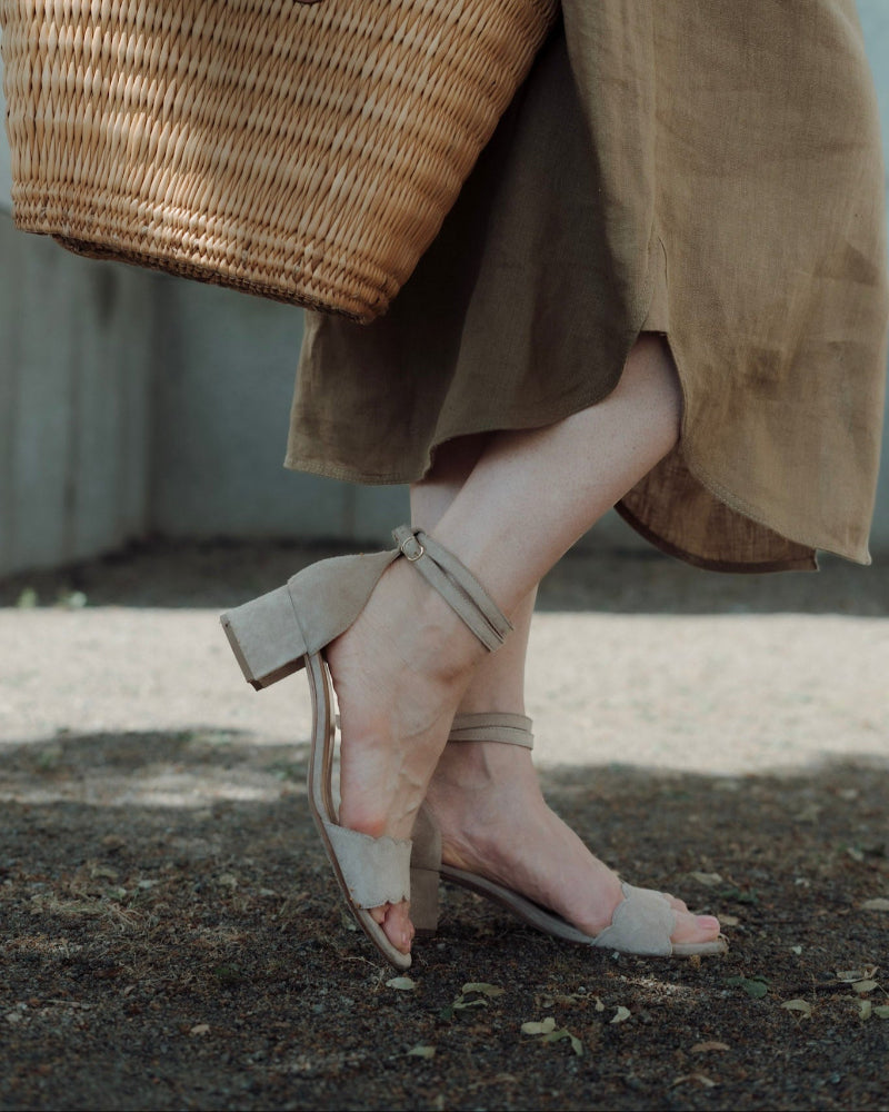 Tragebild der No.04 Sandalette in Taupe